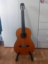 Chitarra classica amplificata