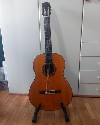 Chitarra classica amplificata