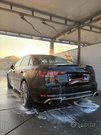 Audi a4 r s line