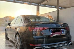 Audi a4 r s line