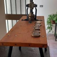 Pressa manuale antica per pasta- torchio