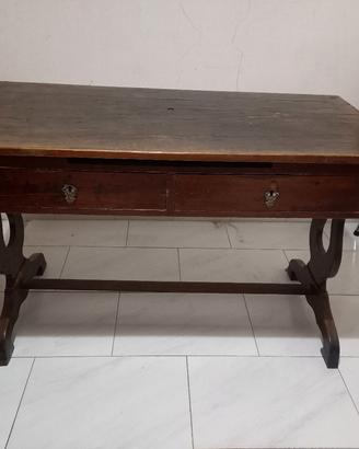 Antica scrivania in legno 