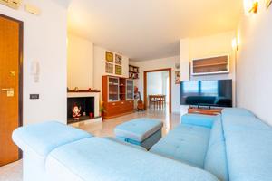 Trivano con doppia esposizione e cantina