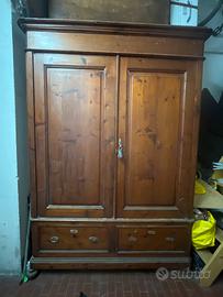 Mobile in legno massello