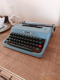 Macchina da scrivere Olivetti Lettera 32 Vintage