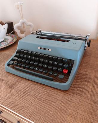 Macchina da scrivere Olivetti Lettera 32 Vintage