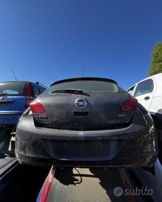 Ricambi portellone posteriore opel astra j