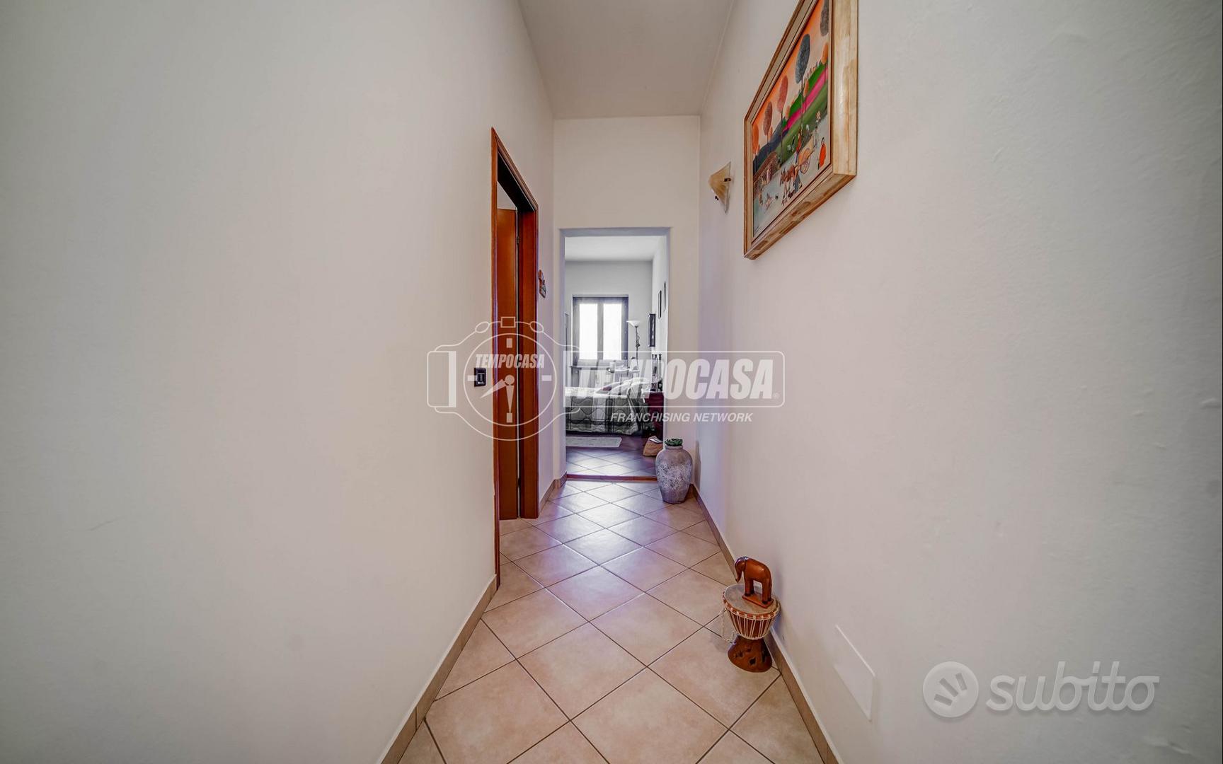 Appartamento quattro locali su due livelli - Vista 6