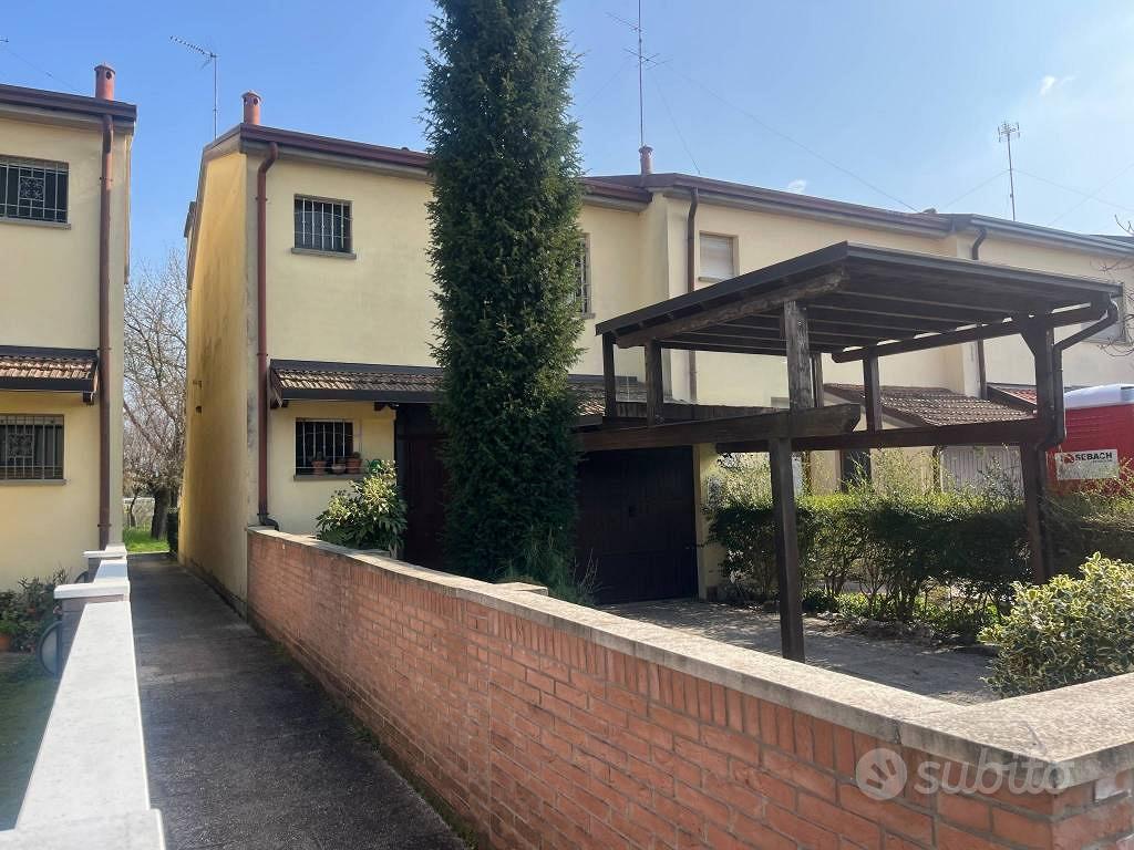 Villetta a schiera di 147 m² con 4 locali e box au