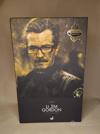 Hot Toys Lieutenant Jim Gordon MMS 182 Exclusive