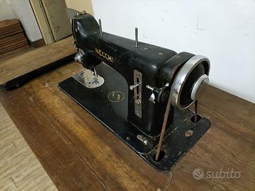 Macchina da cucire a pedale Necchi