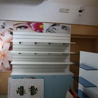Arredamento negozio - Parafarmacia Sanitaria