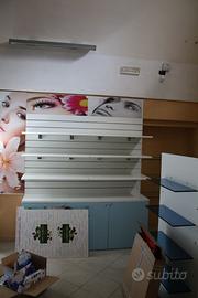 Arredamento negozio - Parafarmacia Sanitaria