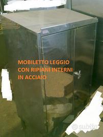 Leggio in acciao con ripiani in acciaio
