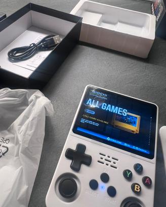 R36s con 15000 giochi e uscita hdmi