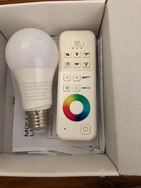 Lampadina cambia colore e intensità