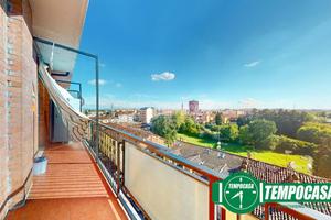 TRILOCALE FINEMENTE RISTRUTTURATO ALL'ULTIMO PIANO