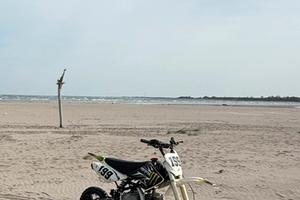 Pit bike