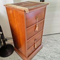 Comodino / Cassettiera da Soggiorno  in Legno