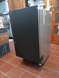 Lavastoviglie Ariston incasso 
