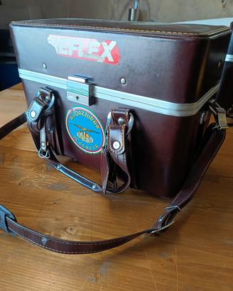 coppia di valigie vintage da fotografo in pelle 