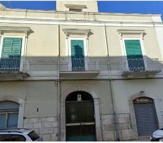 Palazzo / Stabile di 600 m² a Trani
