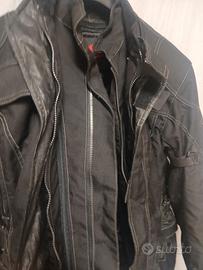 Giubbotto moto con protezioni .