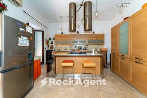 ZONA MONASTERO DEI BENEDETTINI SOLUZIONE INDIPENDE