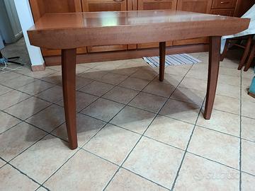 Tavolo in legno fino a 10 posti 