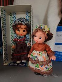 bambole e giochi in blocco