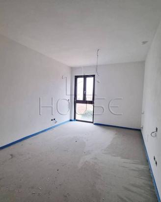Appartamento di 90 m² con 3 locali e posto auto a 