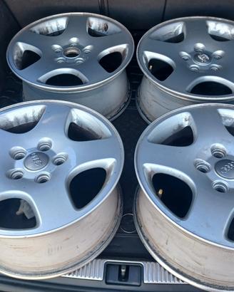 Cerchi Audi A4 16" Originali – 120 €