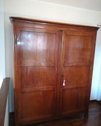 ARMADIO ANTICO IN LEGNO MASSICCIO A 2 ANTE