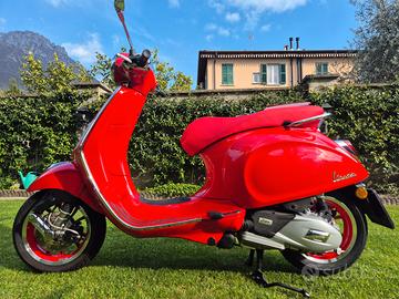 Vespa 125 red
