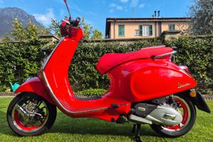 Vespa 125 red