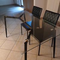 Tavolo Vetro Temperato Con Sedie in Ecopelle
