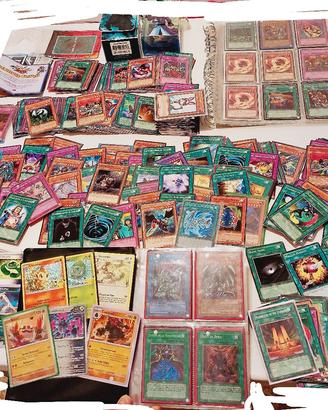yugioh  carte collezionismo  + Pokemon  foil 