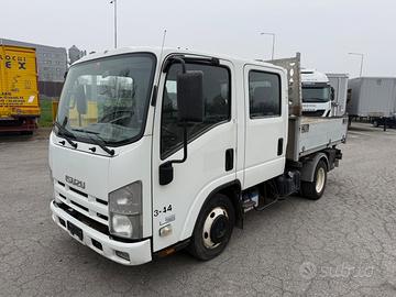 Isuzu doppia cabina e ribaltabile trilaterale