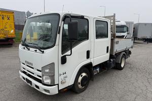 Isuzu doppia cabina e ribaltabile trilaterale