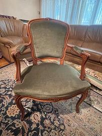 coppia di poltroncine in legno stile classico