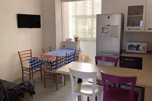 Via Adige, ampia e luminosa camera solo studenti