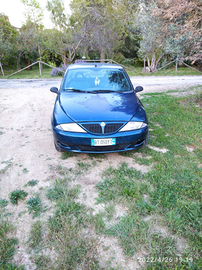 Lancia Y elefantino blu