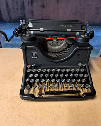Macchina Olivetti Vintage anni 50