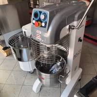 Arredi e attrezzature per negozi