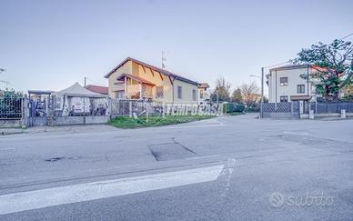 GALLARATE - CASA INDIPENDENTE CON LABORATORIO