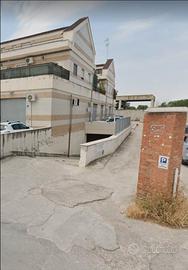 Box auto con serranda elettrica