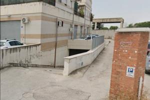 Box auto con serranda elettrica