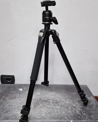 cavalletto treppiede Mantona