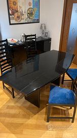 Tavolo con sedie di design