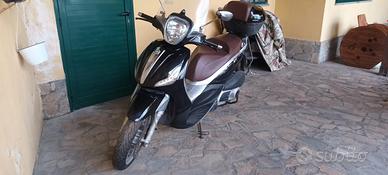Beverly 300